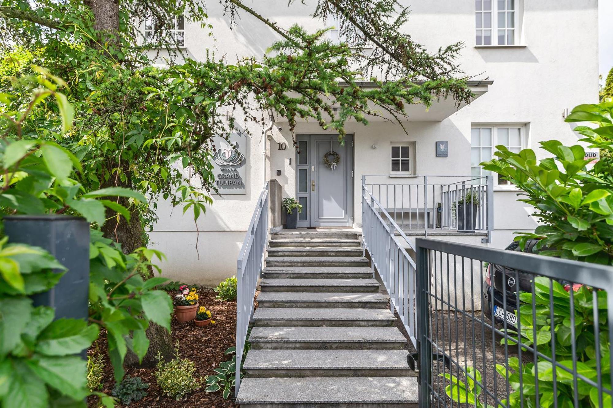 Grand Tulipan Bed & Breakfast Gdynia Bagian luar foto